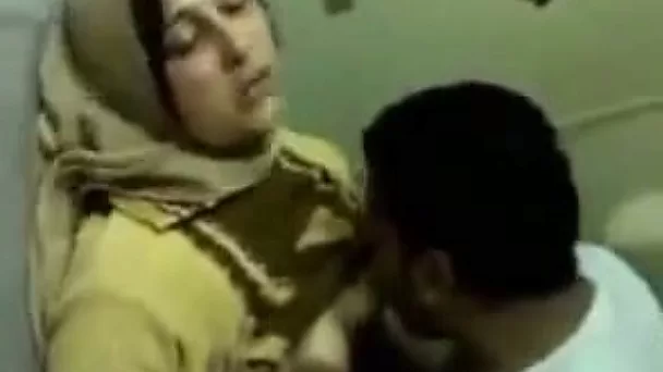 Бесстыжая жена хочет, чтобы я оттрахал ее в миссионерской позе