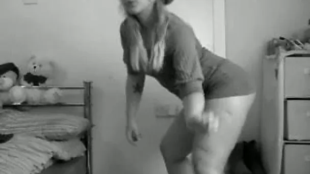 Thick chick with massive thighs shakes her ass like a pro