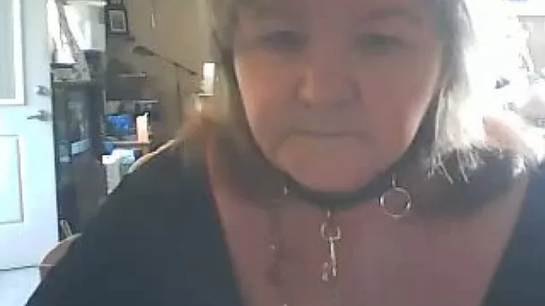 Naughty old bitch on webcam showed her stinky pussy and saggy tits
