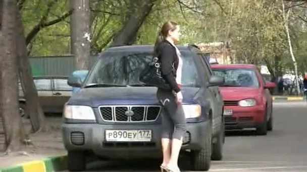 Amateur bitch Olga pees in her pants in the street