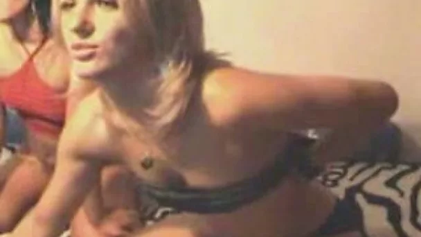 Duet of top notch webcam babes give me amazing lesbian show