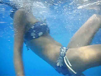 Underwater homemade video - my girlfriend's big ass in bikini undies