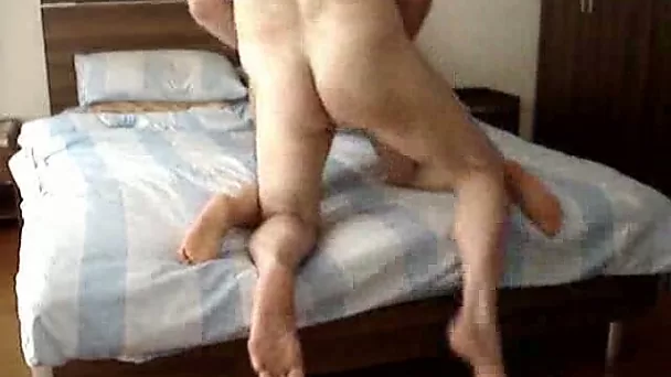 Railing my petite fuck buddy in the early afternoon