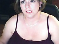 Webcam solo with a fat milf flashing her big boobies