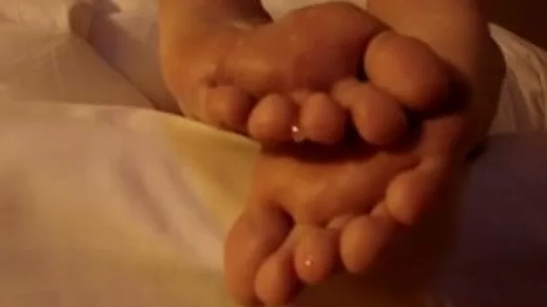 I love to spray my cum all over my girlfriend's sexy feet