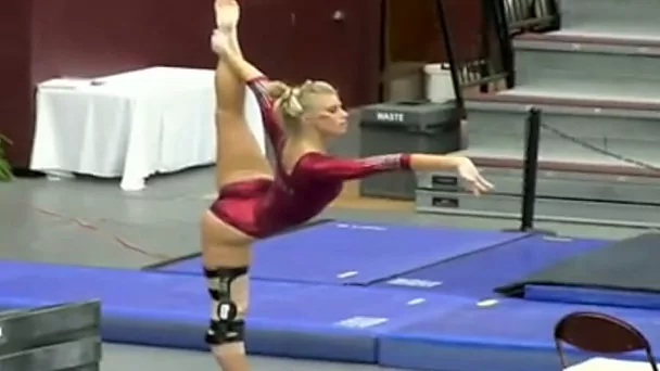 This sexy gymnast can seduce any man she likes with her big ass