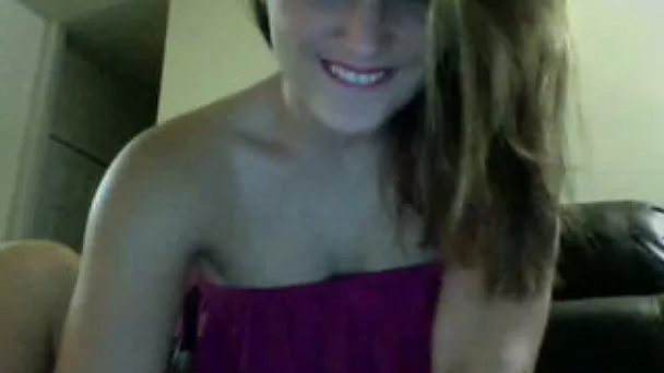 Beautiful teen on webcam showed me her boobs and pussy