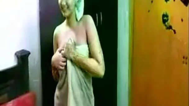 My GF shows her natural tits for the cam after taking a shower
