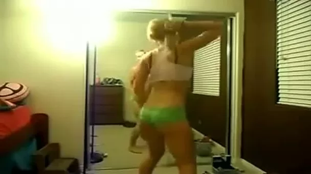 I simply love dancing for my sex-starved online viewers