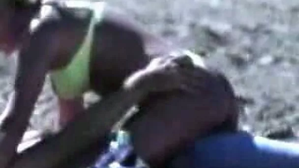 Careless couple had sex on the public beach and I caught them