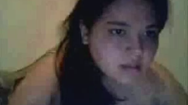 Cut chubby brunette teen from Venezuela showed me her boobs on cam