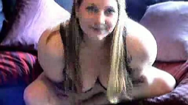 Busty and chubby blondie making herself cum on the webcam