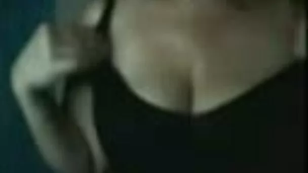 Lusty Turkish webcam babe Guzal  shows me her boobs and masturbates