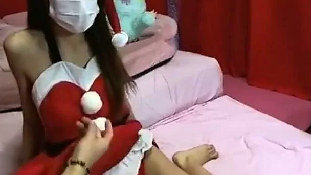 Amateur Asian hussy enjoys rough banging in the bedroom