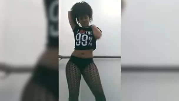 I know how to shake my badonkadonk butt in front of a camera