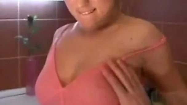 Cum craving hussy with a trimmed pussy fucks until she gets a facial