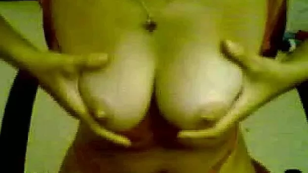 Curvy Russian webcam babe masturbates her pussy for me