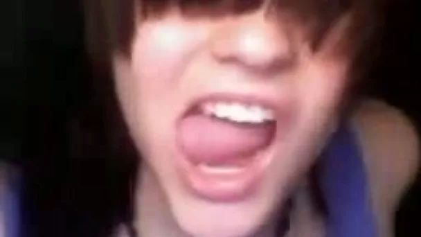 I would be so happy if this webcam teen chick was my girlfriend