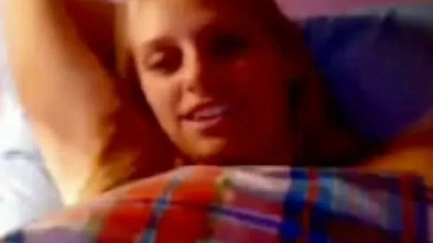 Hot amateur blonde girl feels comfortable nude on webcam