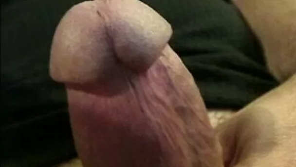 Boyfriend feeds me and fills up my mouth with cum on cam
