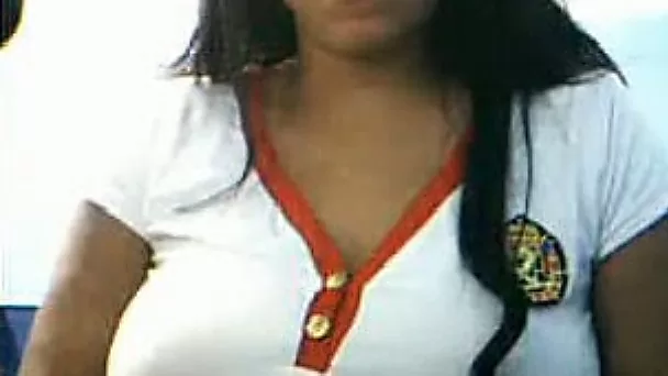 Cute Venezuelan chunky babe flashes her big boobies on webcam