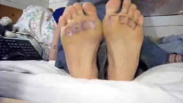 In case you have been missing to see some petite feminine feet