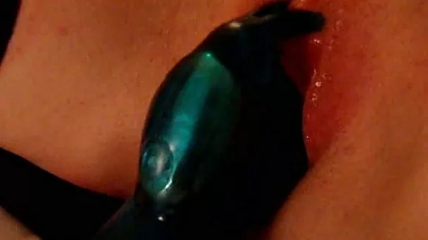 Brand new vibrator makes my babe's pink pussy soak bad