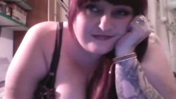 Kinky white BBW lady creams up her pussy and masturbates