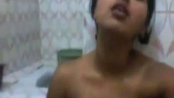 Well-endowed Indian girl masturbates her pussy in the bathroom