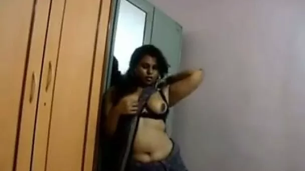 Plump Indian wifey shows her tits every chance she gets