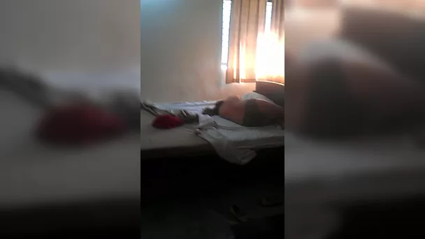 Я мгновенно возбуждаюсь, когда вижу полуобнаженное тело своей жены.