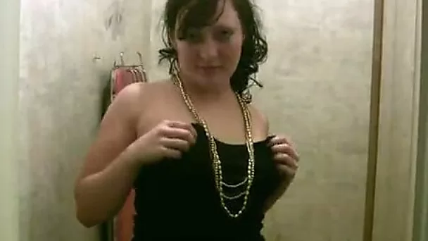Artistic amateur brunette with quite nice bum gonna pee on cam