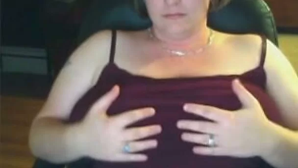 Webcam solo with amateur fattie rubbing her big boobs