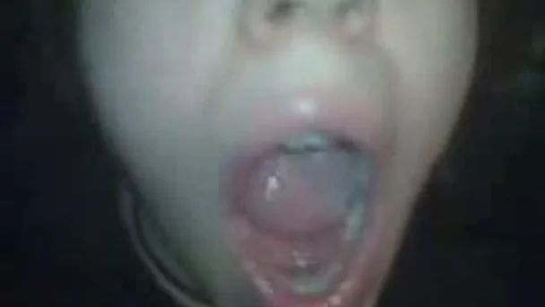 Sizzling hot wife takes huge load on her snappy tongue