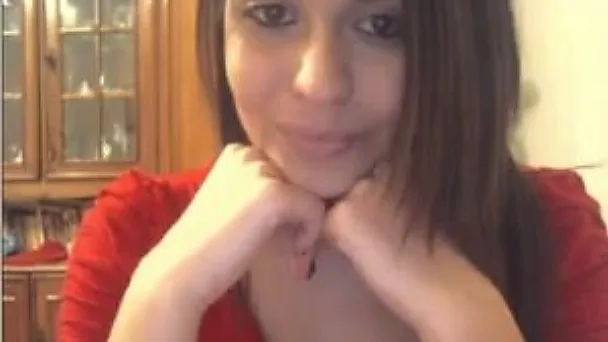 Comely webcam friend demonstrates her sweet natural tits