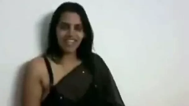 Lewd Desi MILF shows off her saggy boobies and booty also while undressing