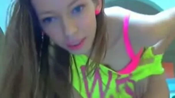 Amazing webcam solo with a teen demonstrating her pink holes