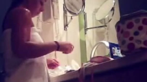Stunning solo with an ex GF flashing her body in the shower