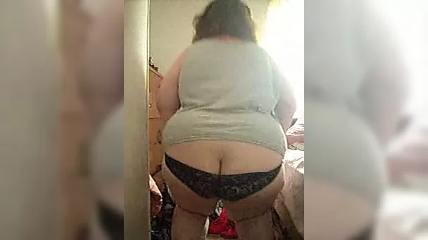 Obese nerdy BBW college chick dances while i shoot her phat ass