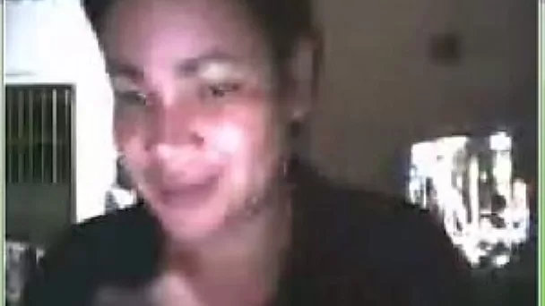Webcam solo with a milf showing her saggy tits and cunt