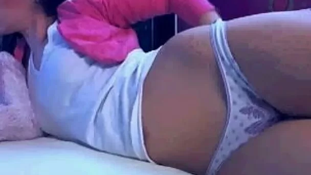 Amateur and young brunette babe really bored on webcam