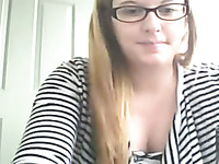 Chubby white blondie on webcam fingering herself outside