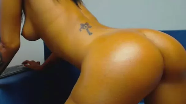 Dark Skinned Mexican Shows her Perfect Thick Ass