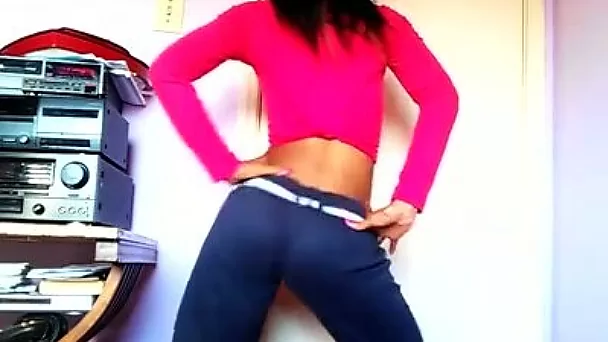 Kinky amateur dark skinned webcam chick in jeans shows off her ass