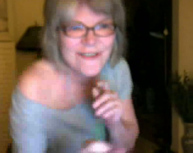 Amateur Webcam Granny Shows Me Her Saggy Tits And Big -3358