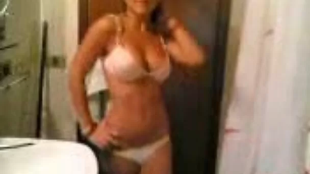Extremely hot and sausy Serbian bitch showing off