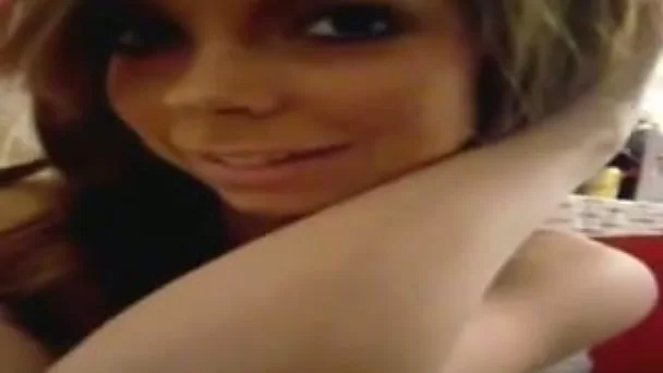 Petite sexy brunette chick films her pussy really closeup on webcam