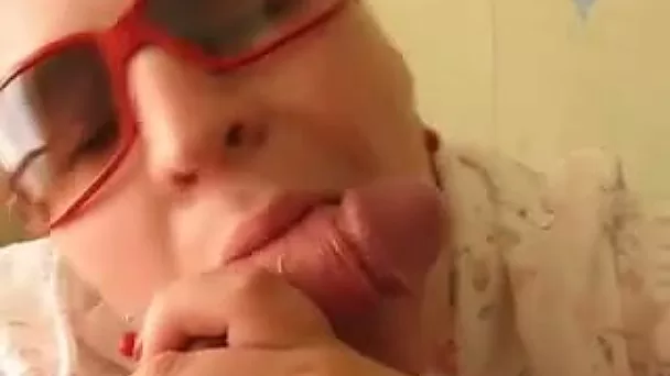 Chubby American MILF provides my Swedish buddy with awesome blowjob