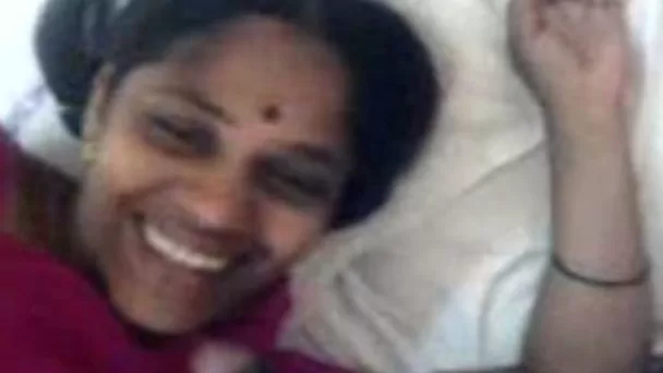 Lazy smiling Indian brunette in sari gives a solid tender blowjob