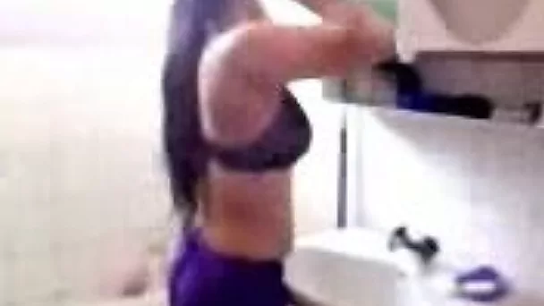 Hot amateur Indian girlfriend changing clothes on cam